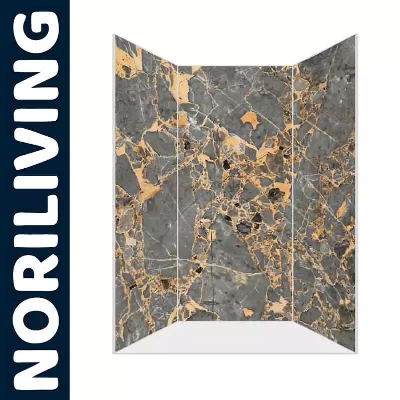 Detailaufnahme einer Marmor-Wandverkleidung in Grau-Gold Optik von Noriliving
