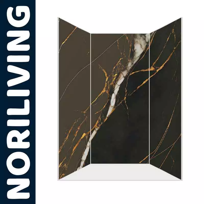 Duschwand von Noriliving mit schwarzem und goldenem Marmordesign