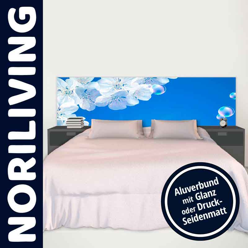 Doppelbett mit farbenfrohem Blumenkopfteil und Aluminiumrahmen, erhältlich in Glanz oder Seidenmatt