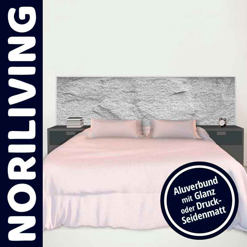 Schlafzimmer mit Noriliving Bett, grauem Kopfteil und Nachttischen