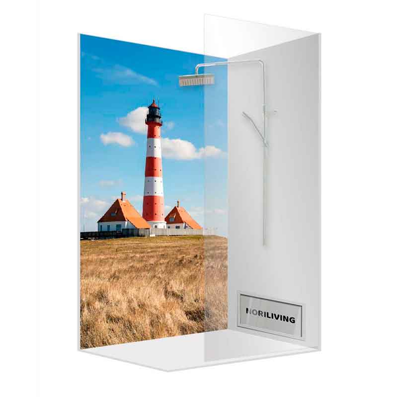 Duschwand mit Bild eines rot-weiß gestreiften Leuchtturms und blauen Himmels