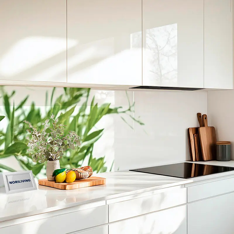 Küchenrückwand Alu Olivenzweige mit selektivem Fokus auf die Olivenblätter 150