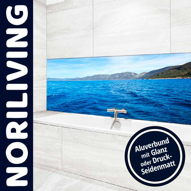 Badezimmer mit großem Wandbild eines Meeres, Aluverbund in Glanz oder Druck-Seidenmatt