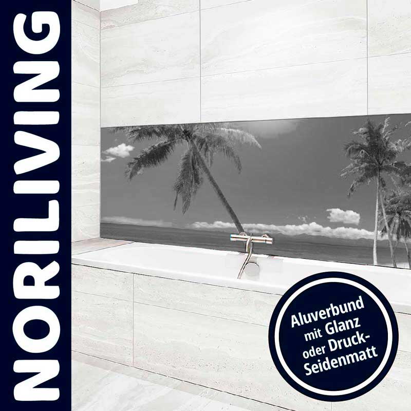 Badezimmer mit grauem Palmenmotiv auf Aluverbundplatte, erhältlich in Glanz oder Druck-Seidenmatt von Noriliving
