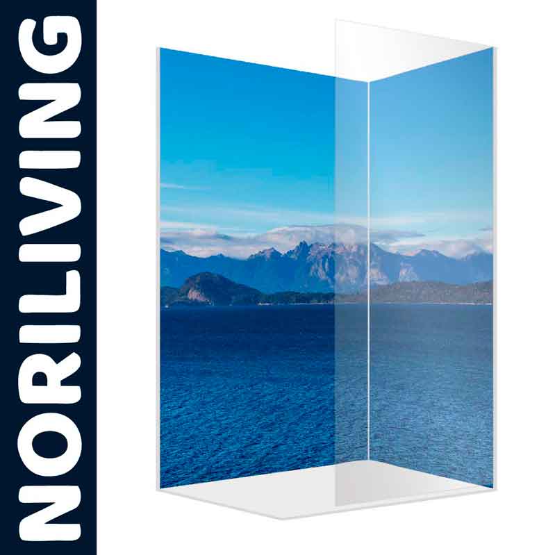 Duschwand von Noriliving mit Motiv eines ruhigen Meeres vor Bergen