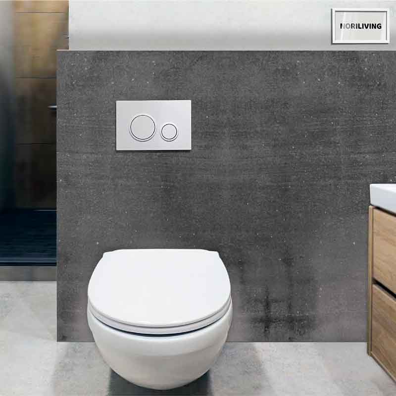 Moderne wandhängende Toilette mit Spülkasten-Drückerplatte Badezimmer mit wandhängender Toilette und grauer Wand mit Drückerplatte