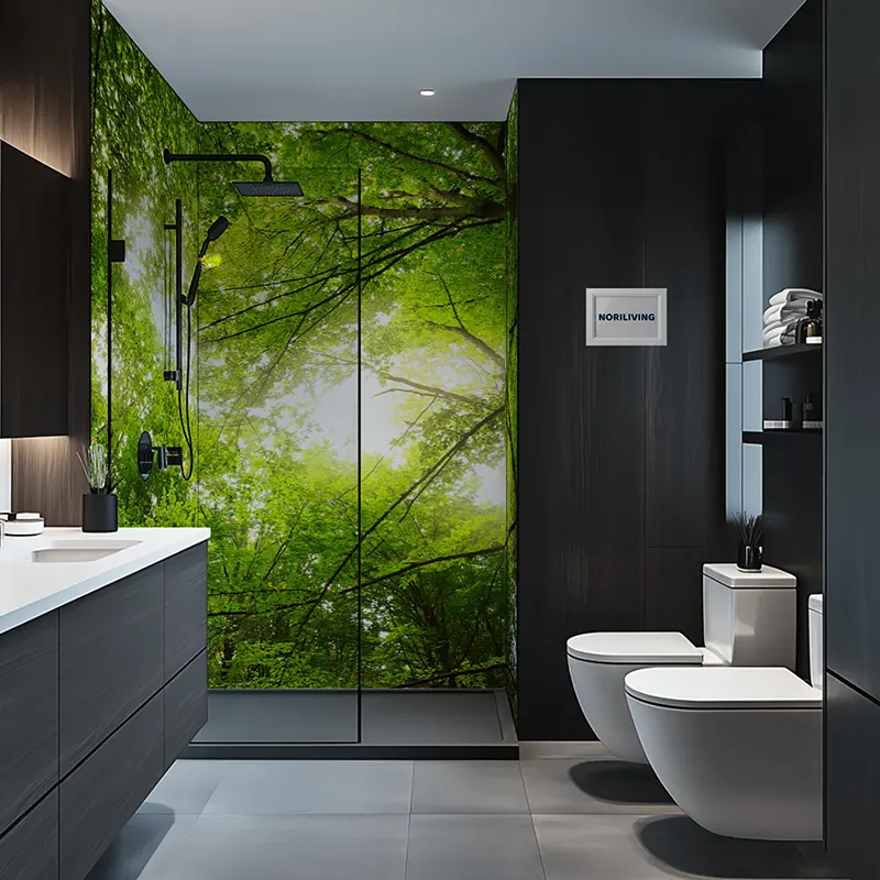 Modernes Badezimmer mit Wald-Motiv Dusche