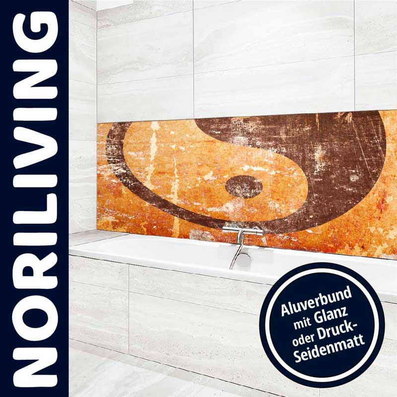 Badezimmer mit Ying-Yang-Wandverkleidung aus Aluverbund in warmen Orangetönen
