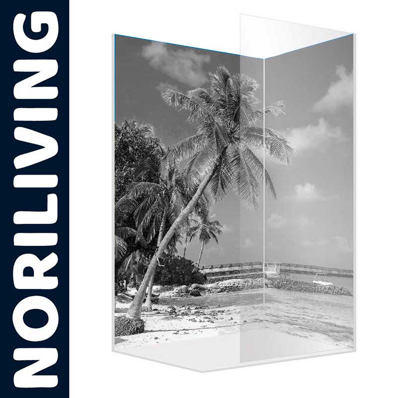 Schwarz-weiße Duschwand mit Palmen und Strandmotiv von Noriliving