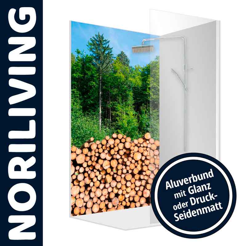 Duschwand von Noriliving mit Aluverbund, Waldbild und Holzstapel im Vordergrund