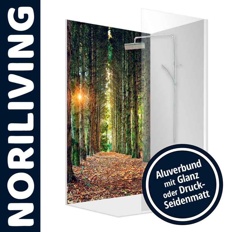 Noriliving Duschwand mit Waldmotiv und Aluverbund Duschwand mit Waldmotiv von Noriliving, erhältlich in Glanz oder Druck-Seidenmatt.