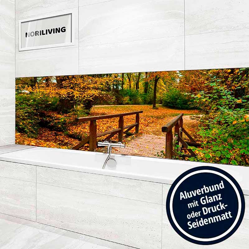 Wandbild für Badezimmer mit herbstlichem Parkmotiv Badezimmer-Wandverkleidung mit Naturbild eines herbstlichen Parks und Brücke