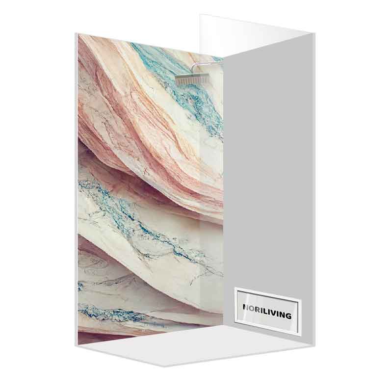Dekorative Duschwand mit Natursteinmuster in Beige und Blau von NORILIVING