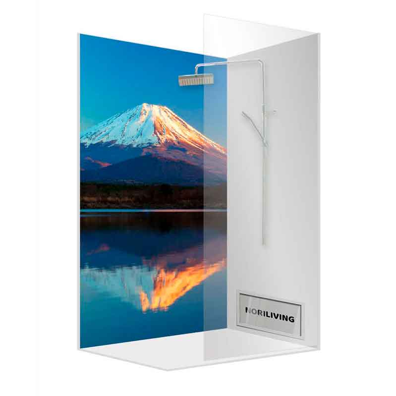 Moderne Duschkabine mit Bergmotiv im Hintergrund