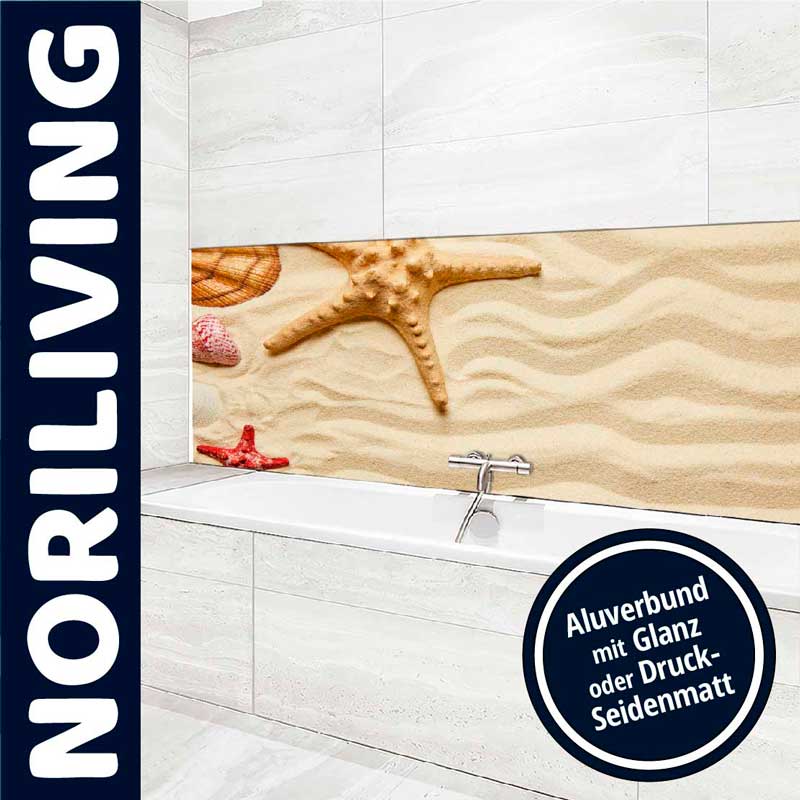 Badezimmer mit eleganter Wandverkleidung, Strandmotiv und Seestern von Noriliving