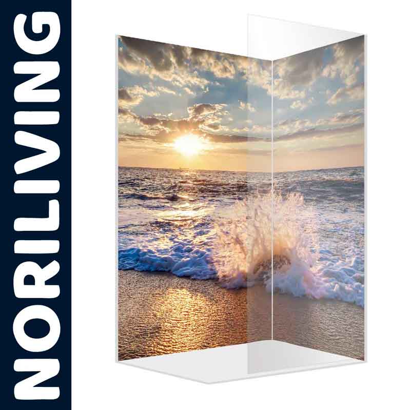 Duschwand mit Sonnenuntergang über dem Meer und brechenden Wellen