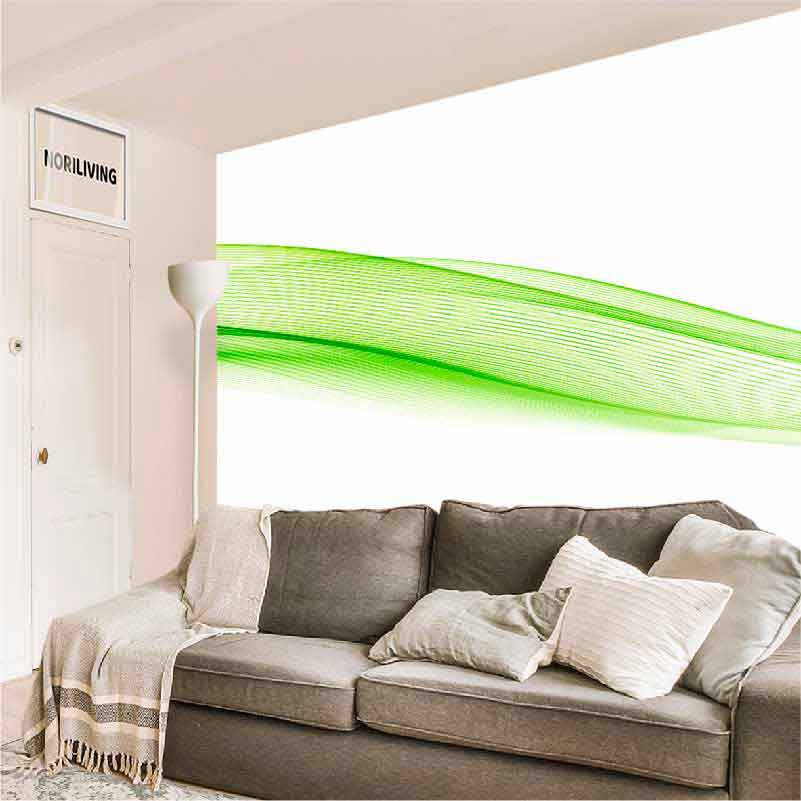 Gemütliches Wohnzimmer mit grauem Sofa, weißen Kissen und grüner abstrakter Linie an der Wand