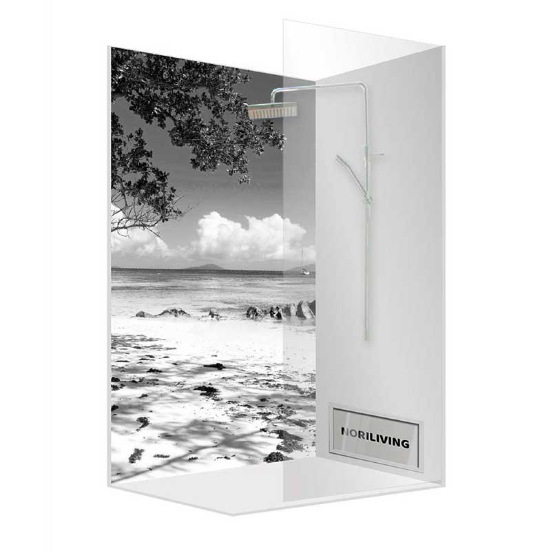 Moderne Duschkabine mit Strandmotiv für ein luxuriöses Badeerlebnis Elegante Duschkabine mit Fototapete eines Strandes im Hintergrund