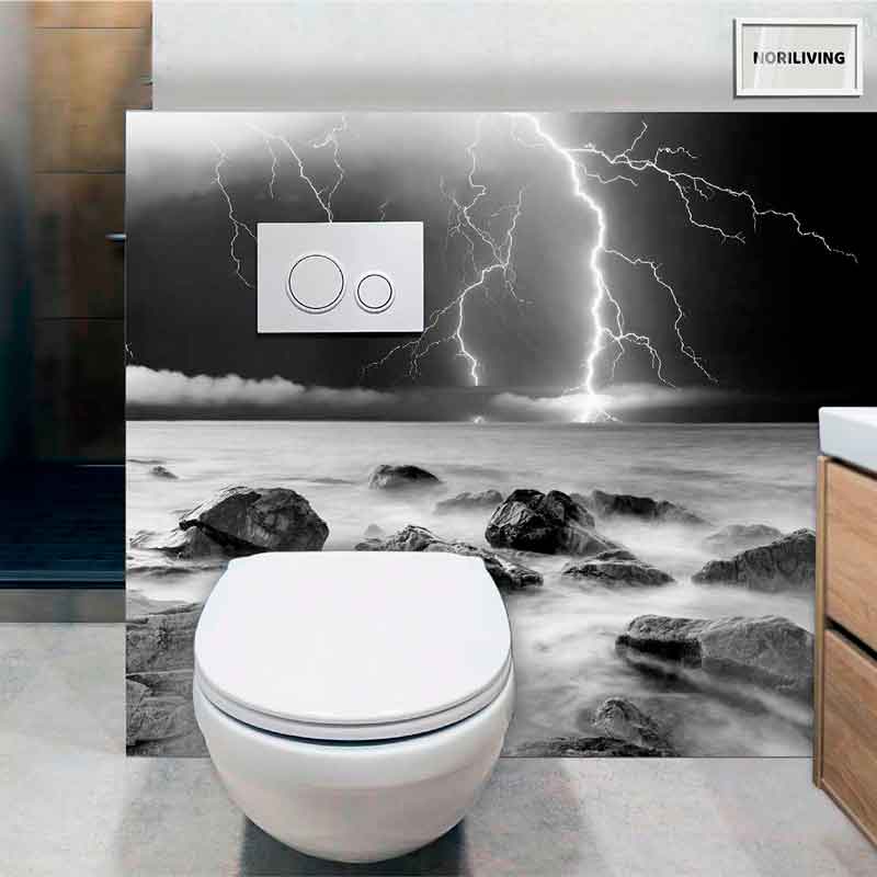 Moderne Toilette mit Blitzdesign-Wandverkleidung Toilette vor einer Wandverkleidung mit Blitz und Felslandschaft