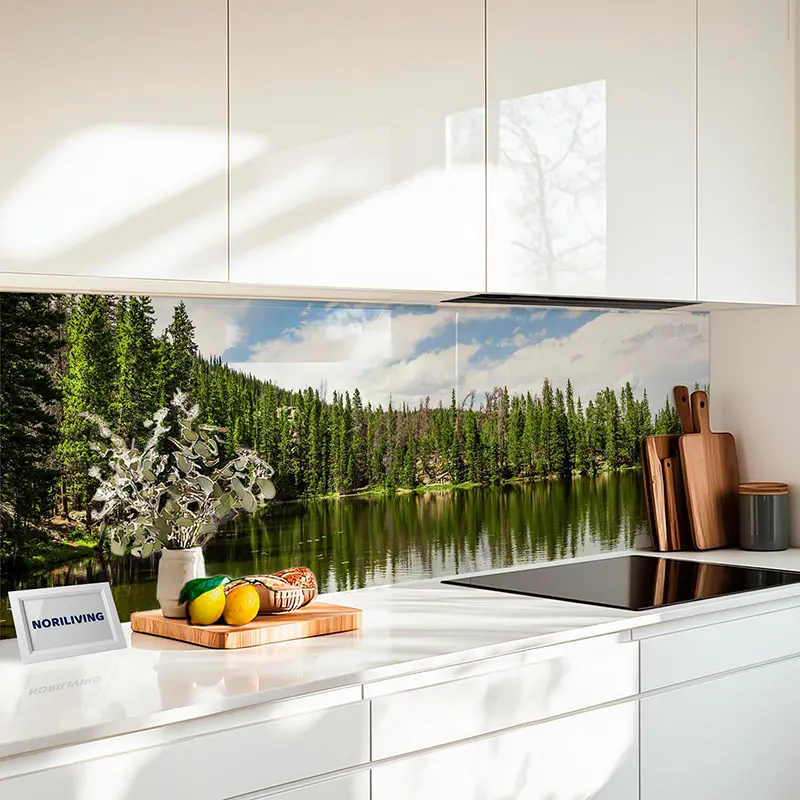 Fliesenspiegel Alu Panoramablick: ruhiger Waldsee mit Reflexion 748