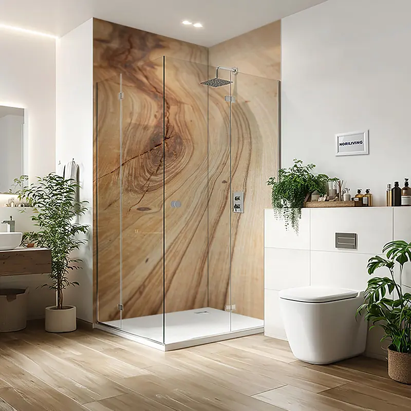 Modernes Bad mit Glasdusche und Holzoptik-Wand