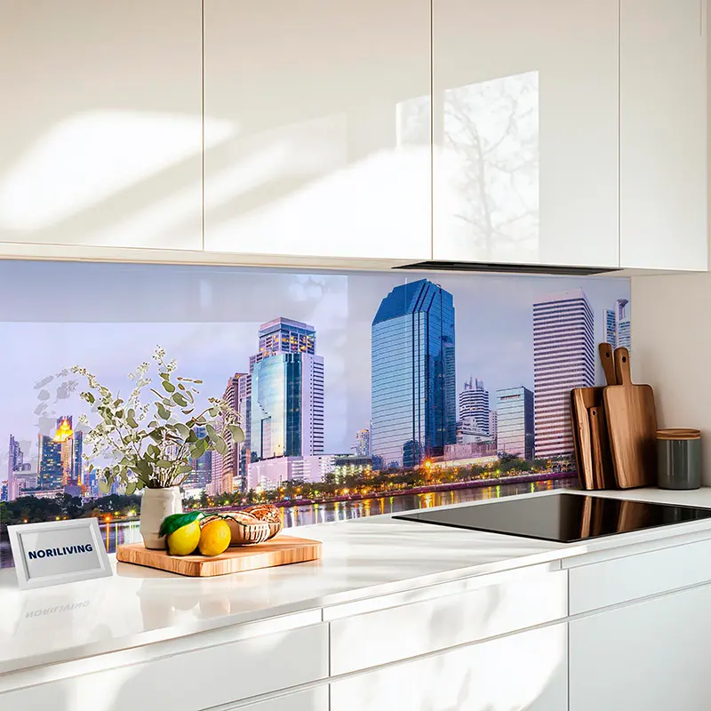 Fliesenspiegel Alu Skyline mit Spiegelung am See bei Dämmerung 064