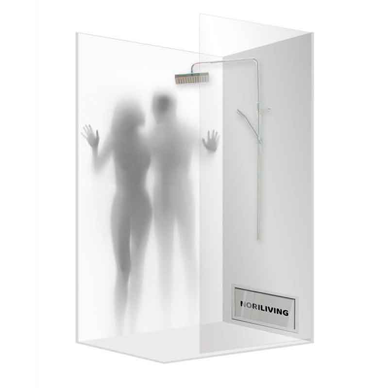 Silhouette von zwei Personen hinter einer milchverglasten Duschkabine