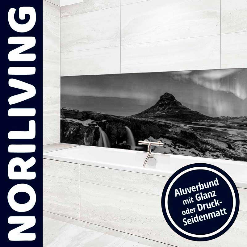 Bad mit Berglandschaftsbild auf Aluverbund, elegantes Design von Noriliving