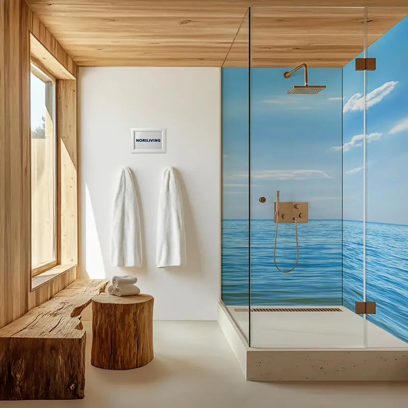 Modernes Bad mit Glasdusche, Meeresmotiv und Holz