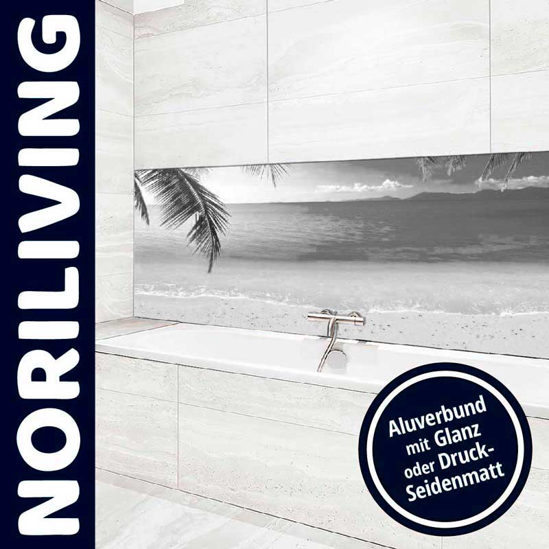 Moderne Badezimmerwand mit tropischem Strandmotiv und Aluverbund in Glanz oder Druck-Seidenmatt von NORILIVING.