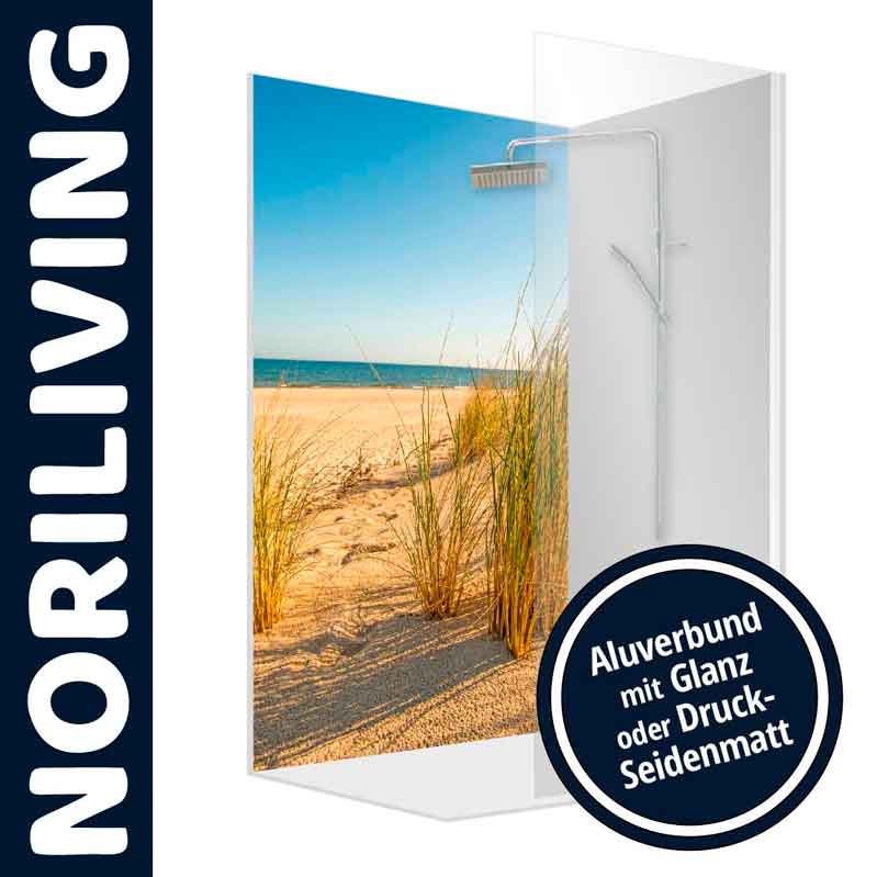Duschwand aus Aluverbund mit einem Strand und Meer als Motiv, erhältlich in Glanz oder Seidenmatt