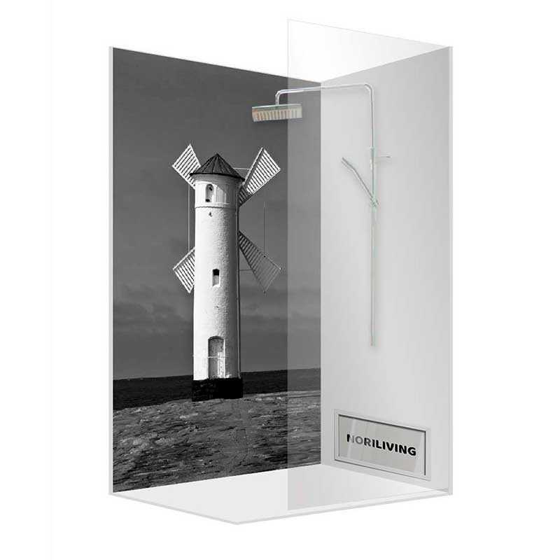 Duschkabine mit Leuchtturmmotiv auf der Rückwand und luxuriöser Regenwalddusche