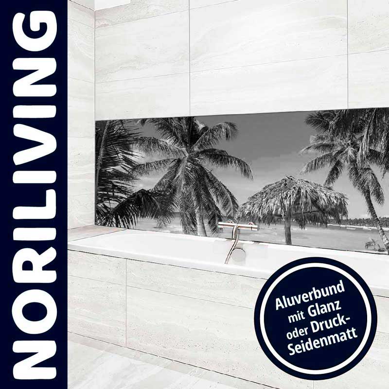 Badezimmer mit Aluverbund Rückwand von Noriliving, verziert mit Palmenmotiv, in Glanz oder Druck-Seidenmatt erhältlich