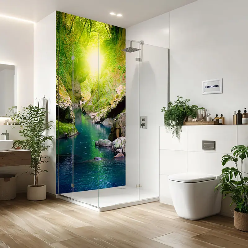 Modernes Badezimmer mit Glasdusche und Flussfoto