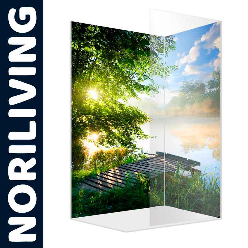 Dekorative Glaswand mit sonnigem Naturmotiv am Seeufer