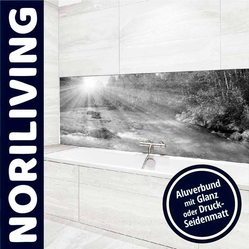 Modernes Badezimmer mit Noriliving Aluverbund Wandbild, das einen Flusslauf bei Sonnenaufgang darstellt. Verfügbar in Glanz oder Druck-Seidenmatt.