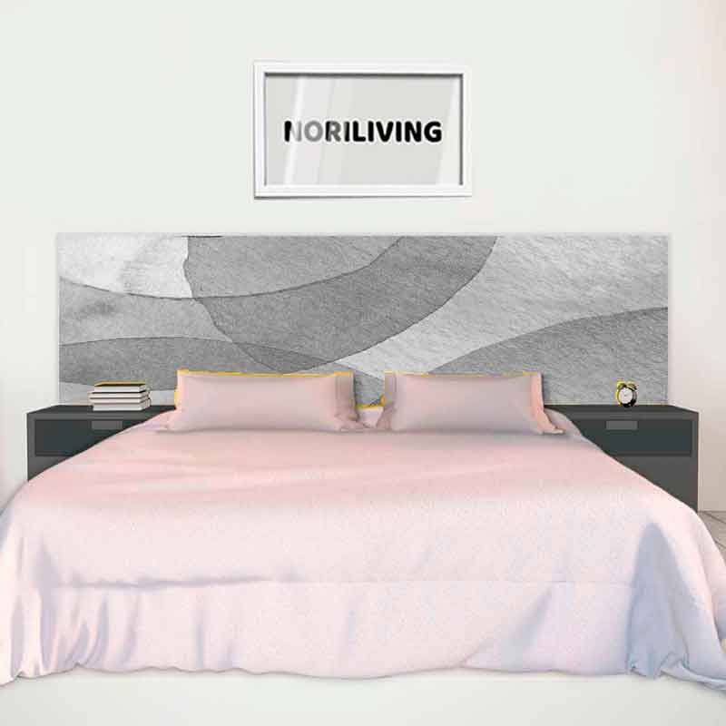 Ein modernes Schlafzimmer mit einem stilvollen Doppelbett, grauen Nachttischen und einem abstrakten Wandbild.