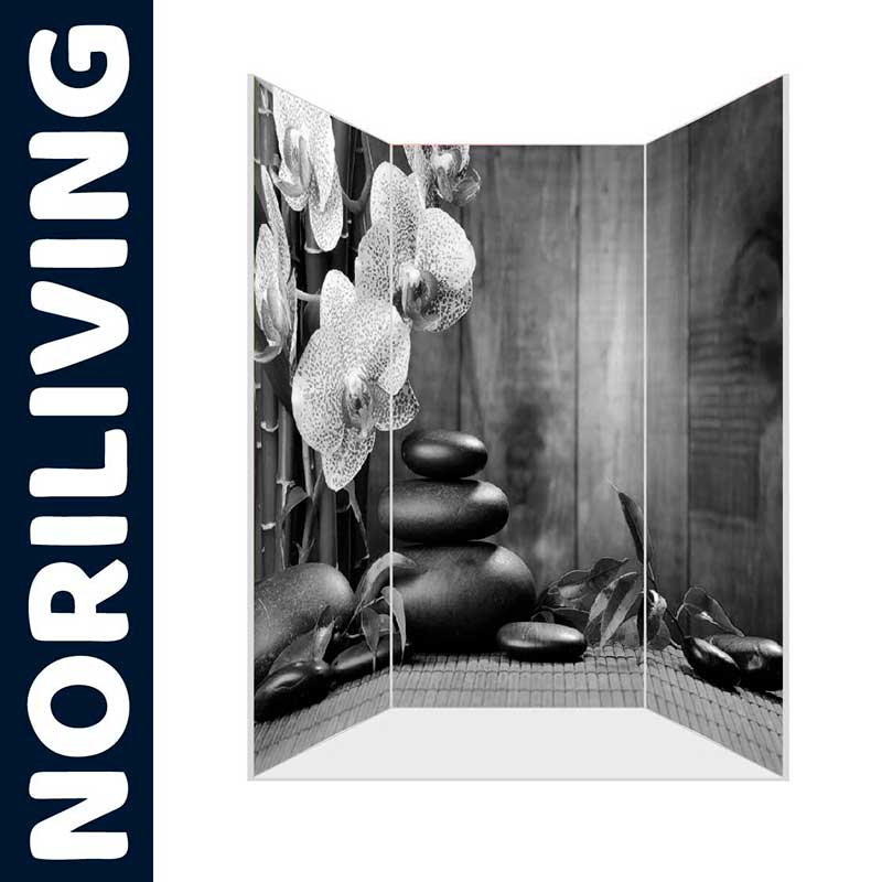 Schwarz-weißer dekorativer Raumteiler mit Orchideenblüten und Steinen für eine stilvolle Raumtrennung