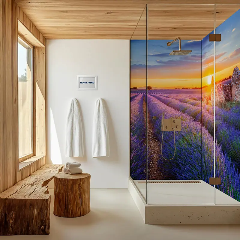 Moderner Wellness-Badezimmer mit Lavendel-Duschwand