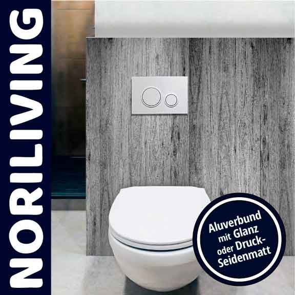Modernes Badezimmer mit Noriliving WC, Aluverbund-Rückwand in Holzoptik und Auswahloption für Glanz oder Druck-Seidenmatt.