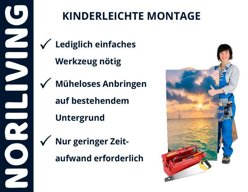 Person präsentiert einfache Montage mit minimalem Werkzeugeinsatz für Wandbild