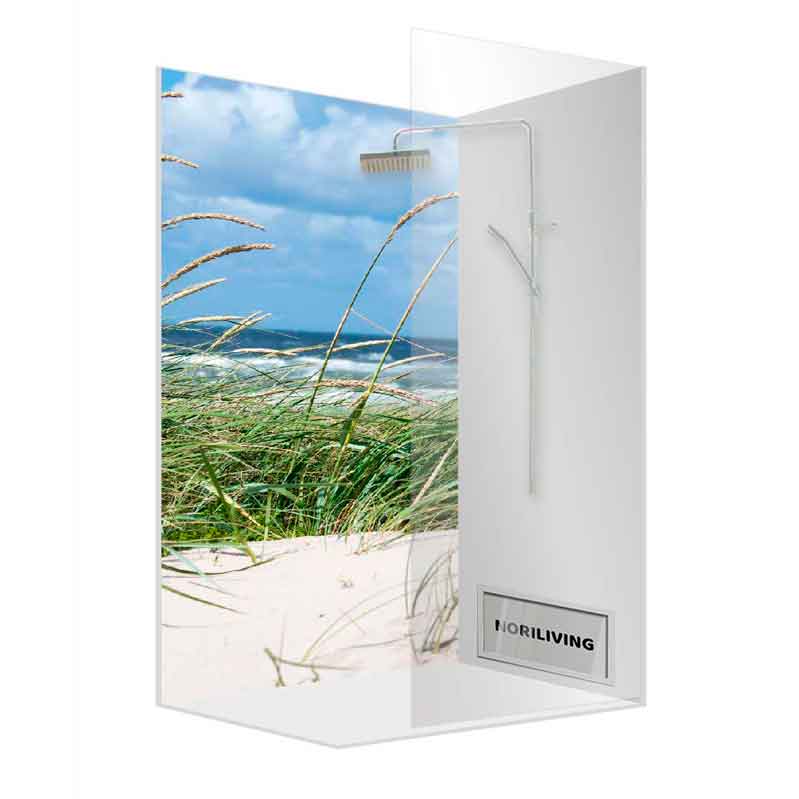 Duschrückwand mit Strandmotiv - Modernes Design für Ihr Badezimmer Moderner Duschbereich mit Rückwand im Stranddesign und eleganter Duscharmatur