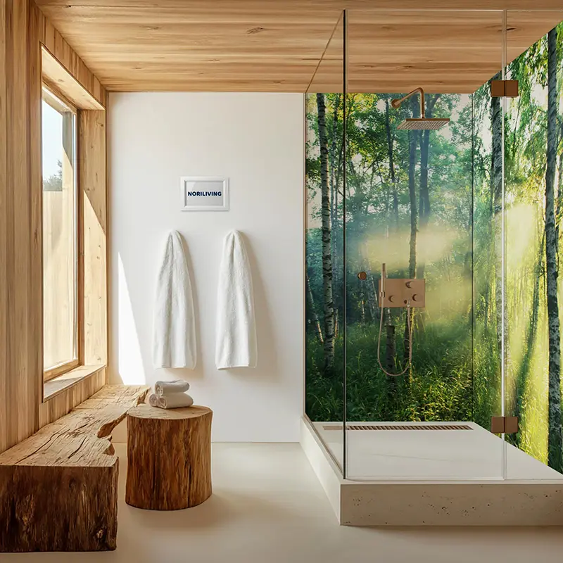 Holz-Bad mit Glaskabine und Waldtapete
