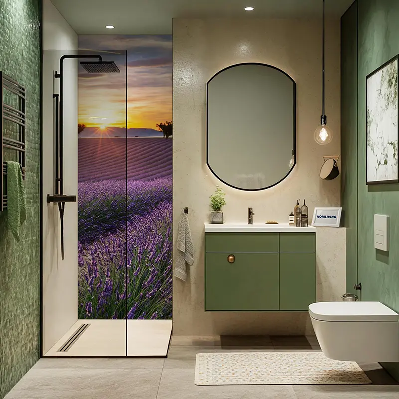 Grünes Bad mit Waschbecken, WC und Lavendeldusche