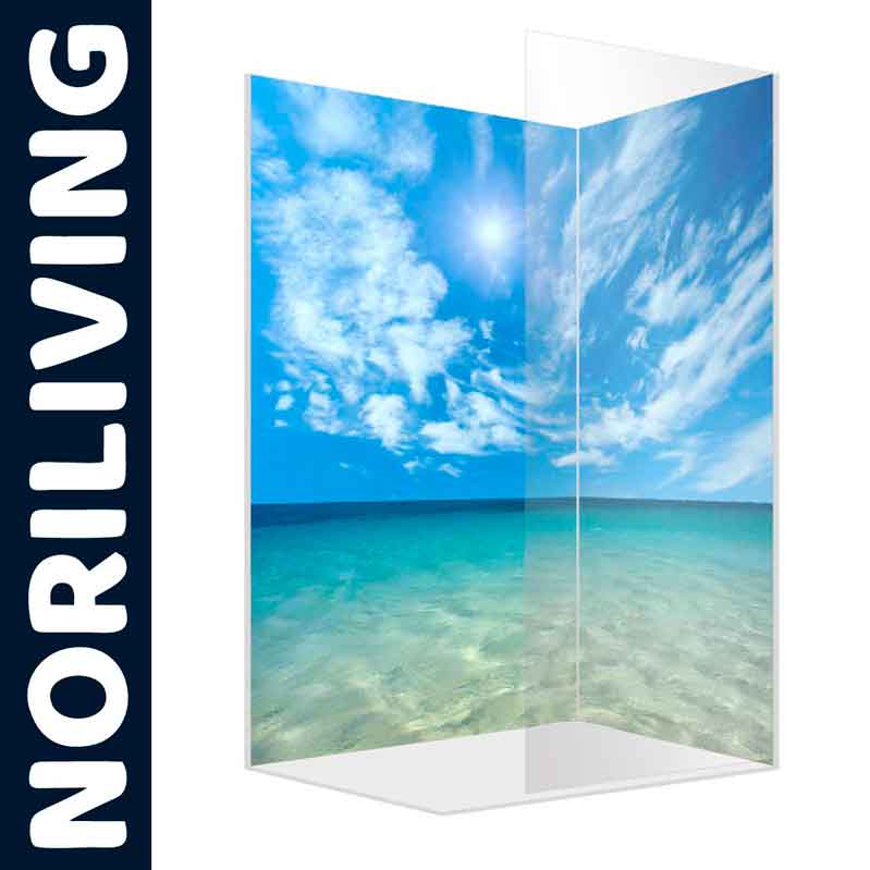 Duschwand mit fotorealistischem Bild eines Strands unter blauem Himmel von NORILIVING