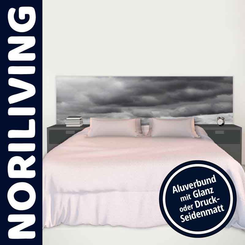 Modernes Schlafzimmerdesign mit stilvollem Kopfteil Bett mit modernem Kopfteil und Nachttischen in einem stilvollen Schlafzimmer