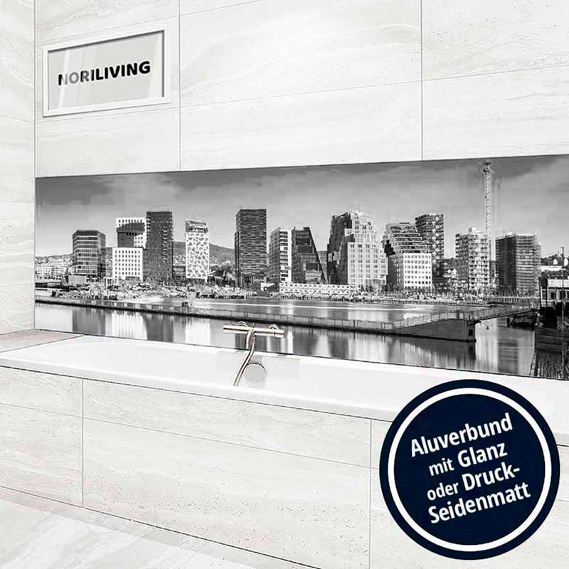 Bad mit Aluverbund-Wandverkleidung, die eine moderne Stadtansicht zeigt, erhältlich in Glanz oder Druck-Seidenmatt