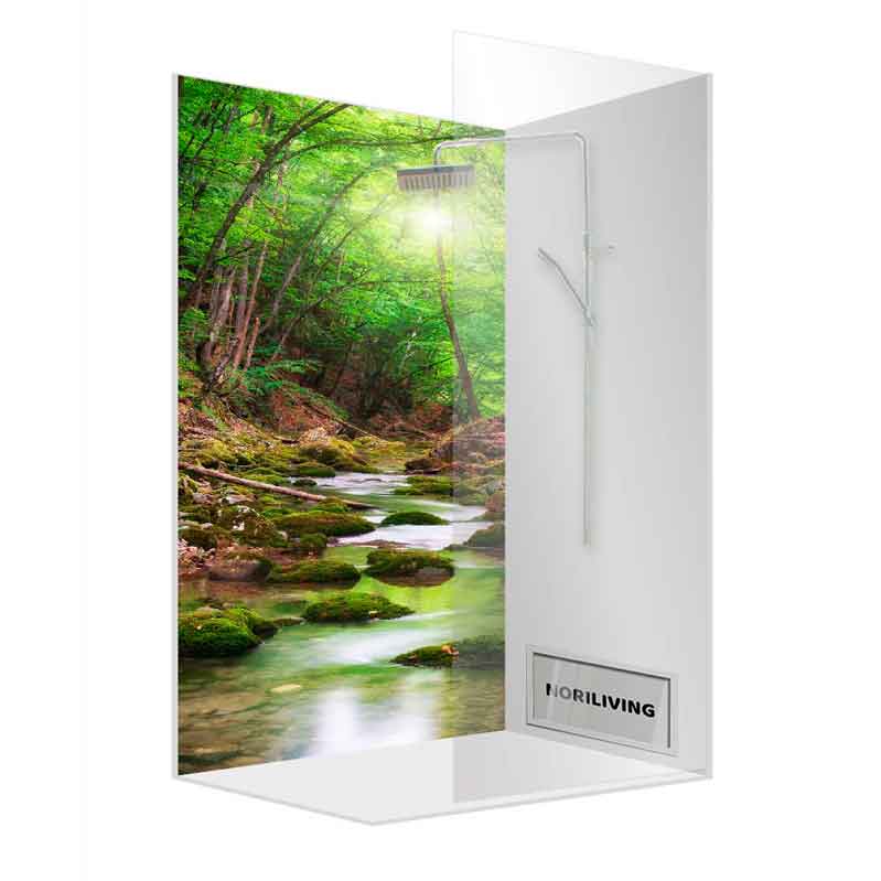 Duschwand mit Naturmotiv Wald und Fluss, entspannende Atmosphäre fürs Bad Duschwand mit Fotodruck eines Waldes und Flusses, die ein Naturerlebnis im Badezimmer schafft