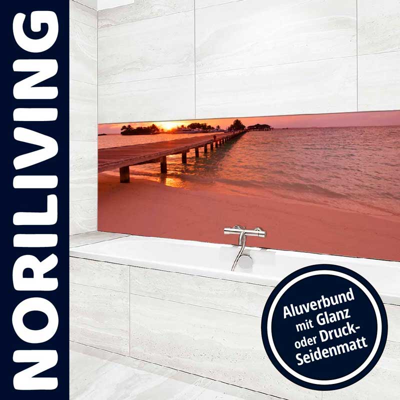 Wanddekoration mit Strandmotiv im Badezimmer Badezimmer mit Wandbild eines Sonnenuntergangs am Steg, Aluverbund mit Glanz oder Druck-Seidenmatt