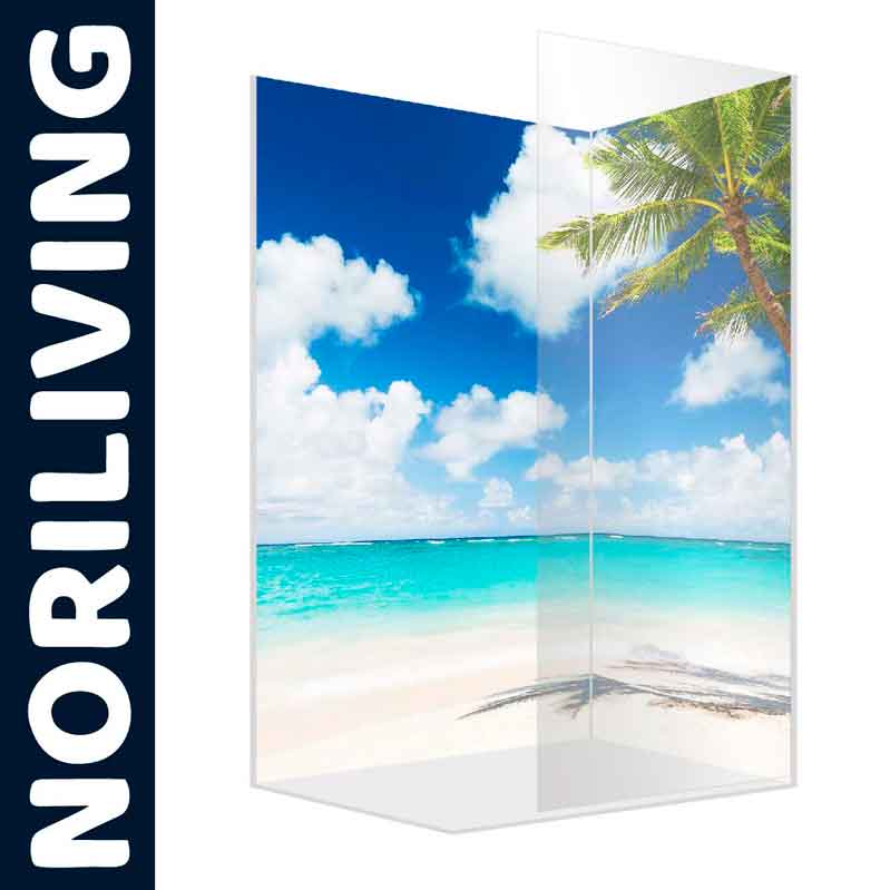 Duschwand mit lebendigem Karibikstrand-Motiv und Palmen von NORILIVING